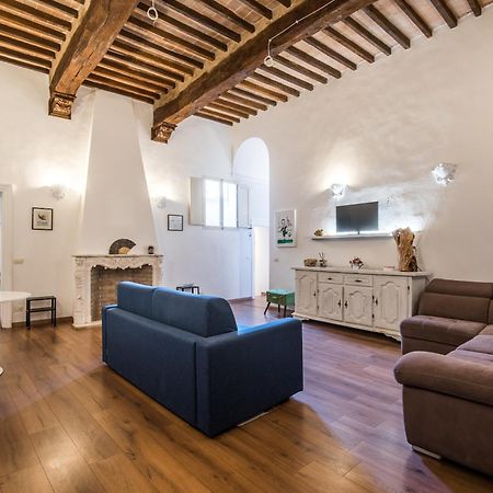 Incantevole Appartamento Banchi Di Sopra Siena Exterior foto
